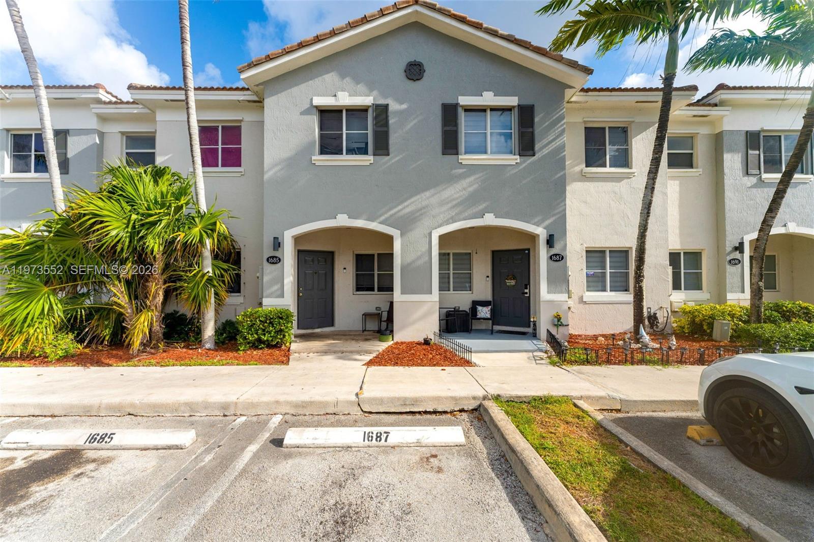 1687 SE 30th St, Homestead FL 33035