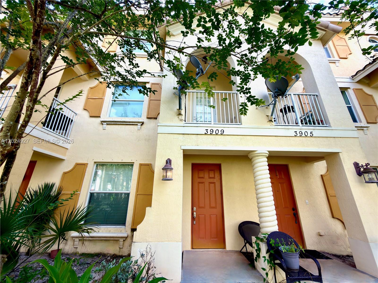 3909 White Peacock Ln, Coconut Creek FL 33073
