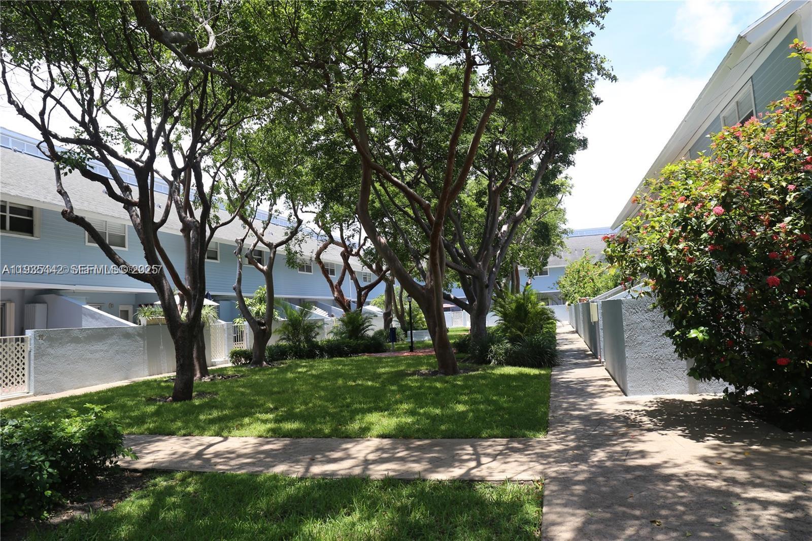 798 Crandon Blvd # C — Photo 3