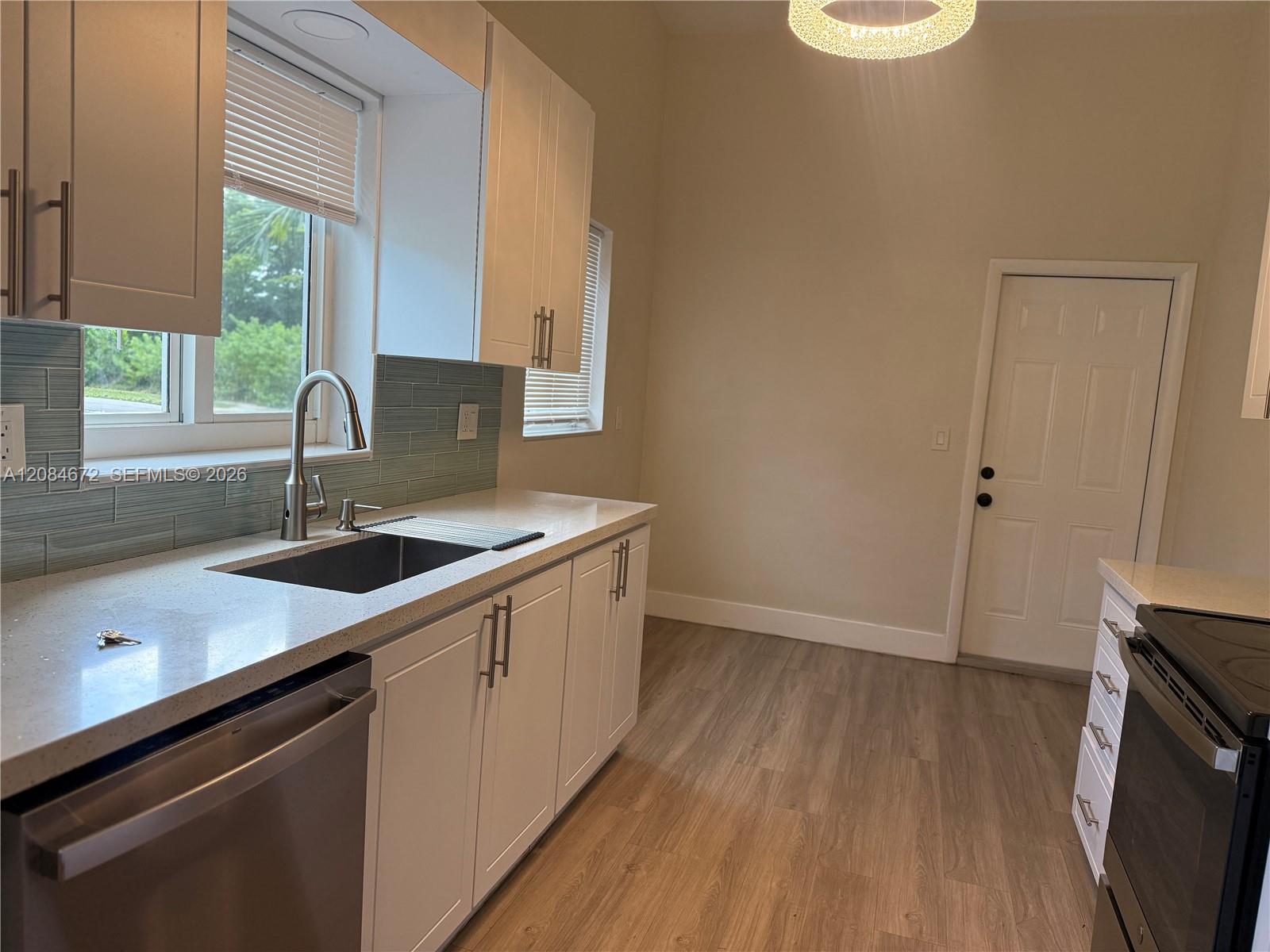 520 SW 5th St — Photo 5