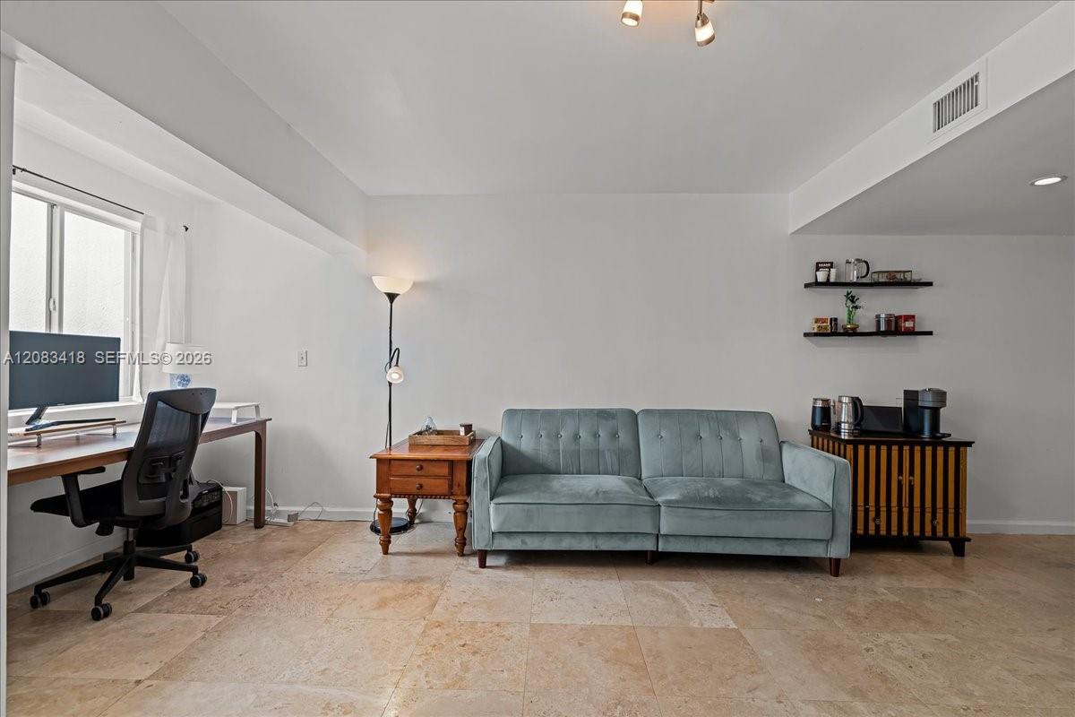 1914 SW 17th Ave # 24 — Photo 4