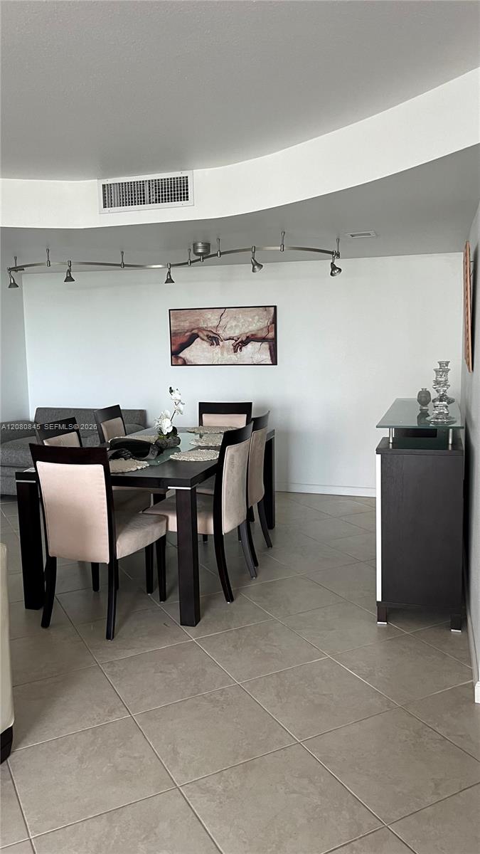 2751 S Ocean Dr # 406S — Photo 3