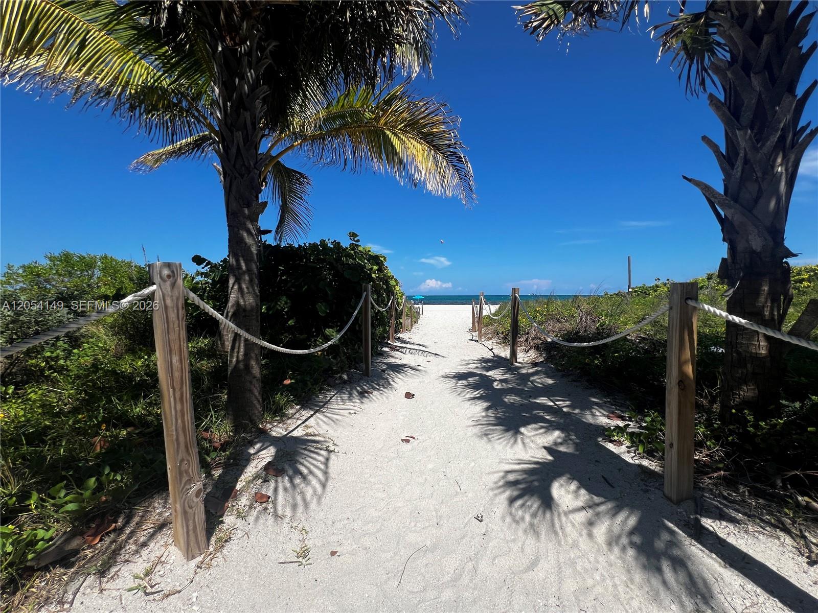 2457 Collins Ave # 402, Miami Beach FL 33140