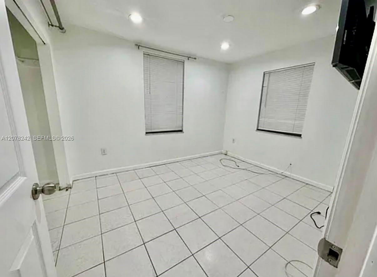 201 SW 19th Ave # 3 — Photo 4