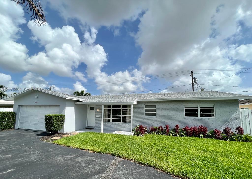 1931 NE 55th Ct — Photo 2