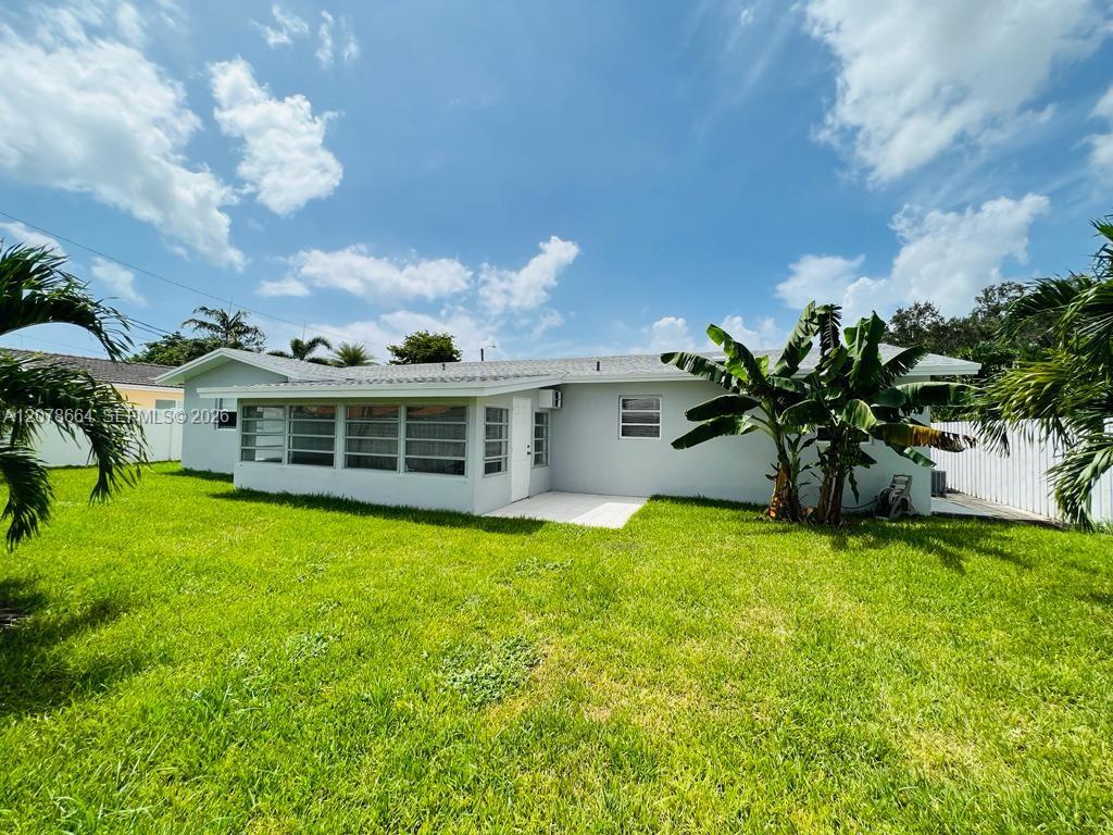 1931 NE 55th Ct — Photo 5