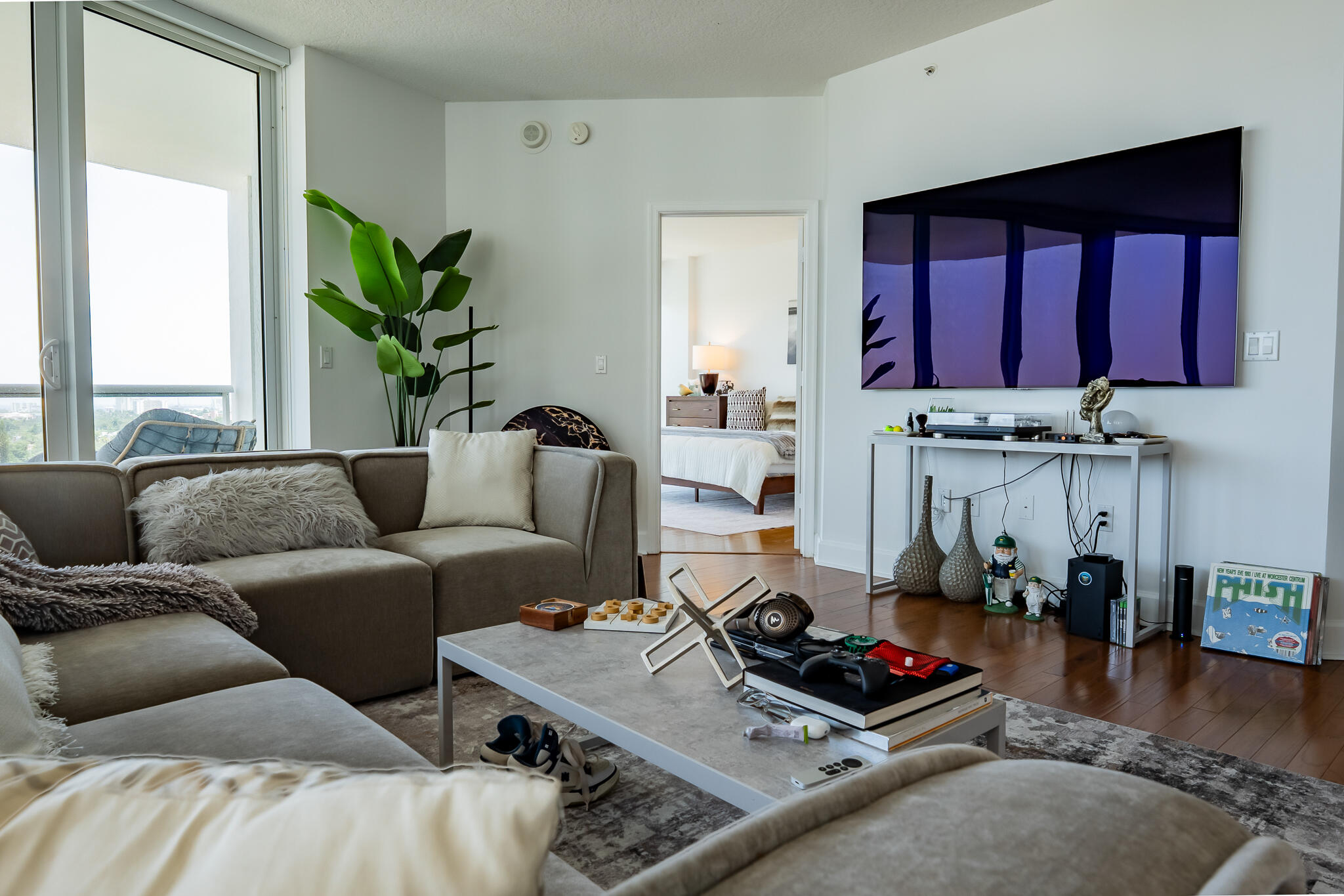 111 SE 8th Avenue — Photo 3