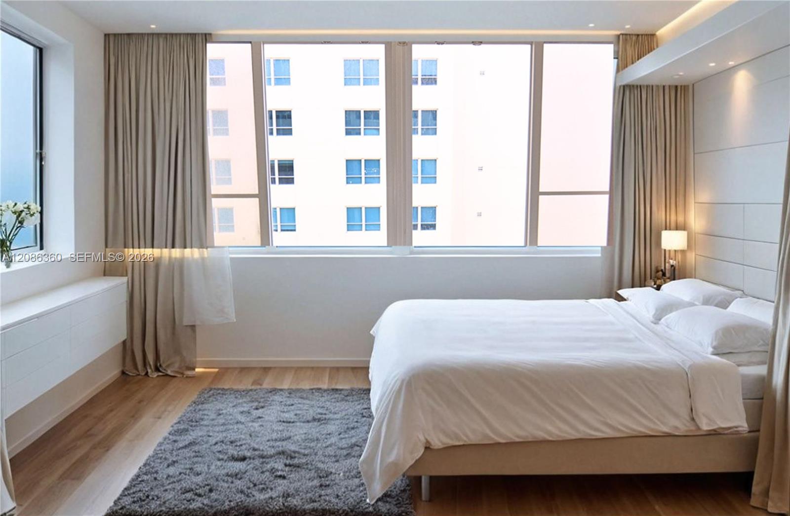 5005 Collins Ave # 1023 — Photo 4