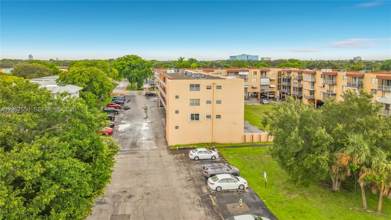 1600 Tallwood Ave # 204 — Photo 4