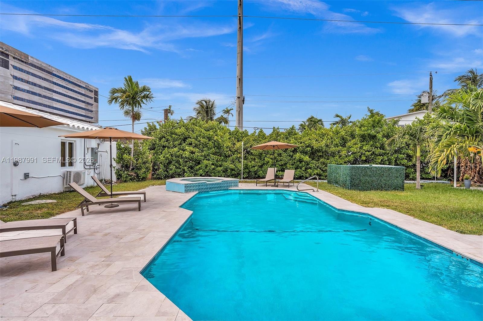 703 NE 7th St # 5, Hallandale Beach FL 33009