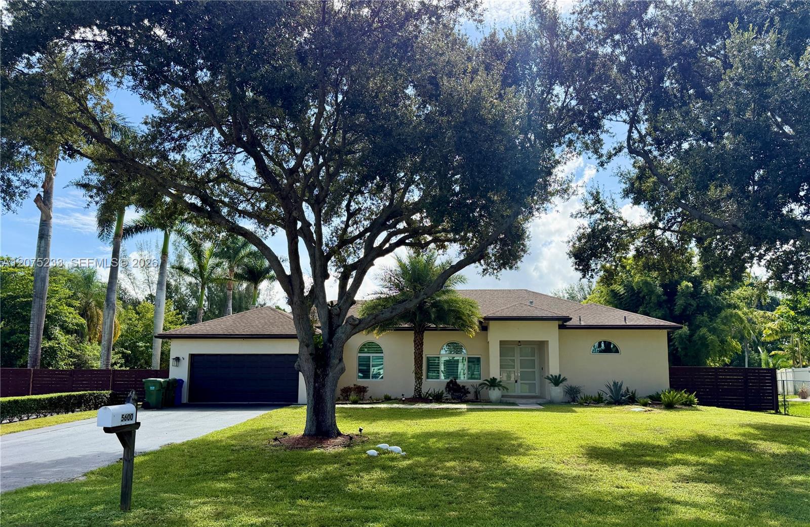 5600 SW 199th Ave — Photo 4