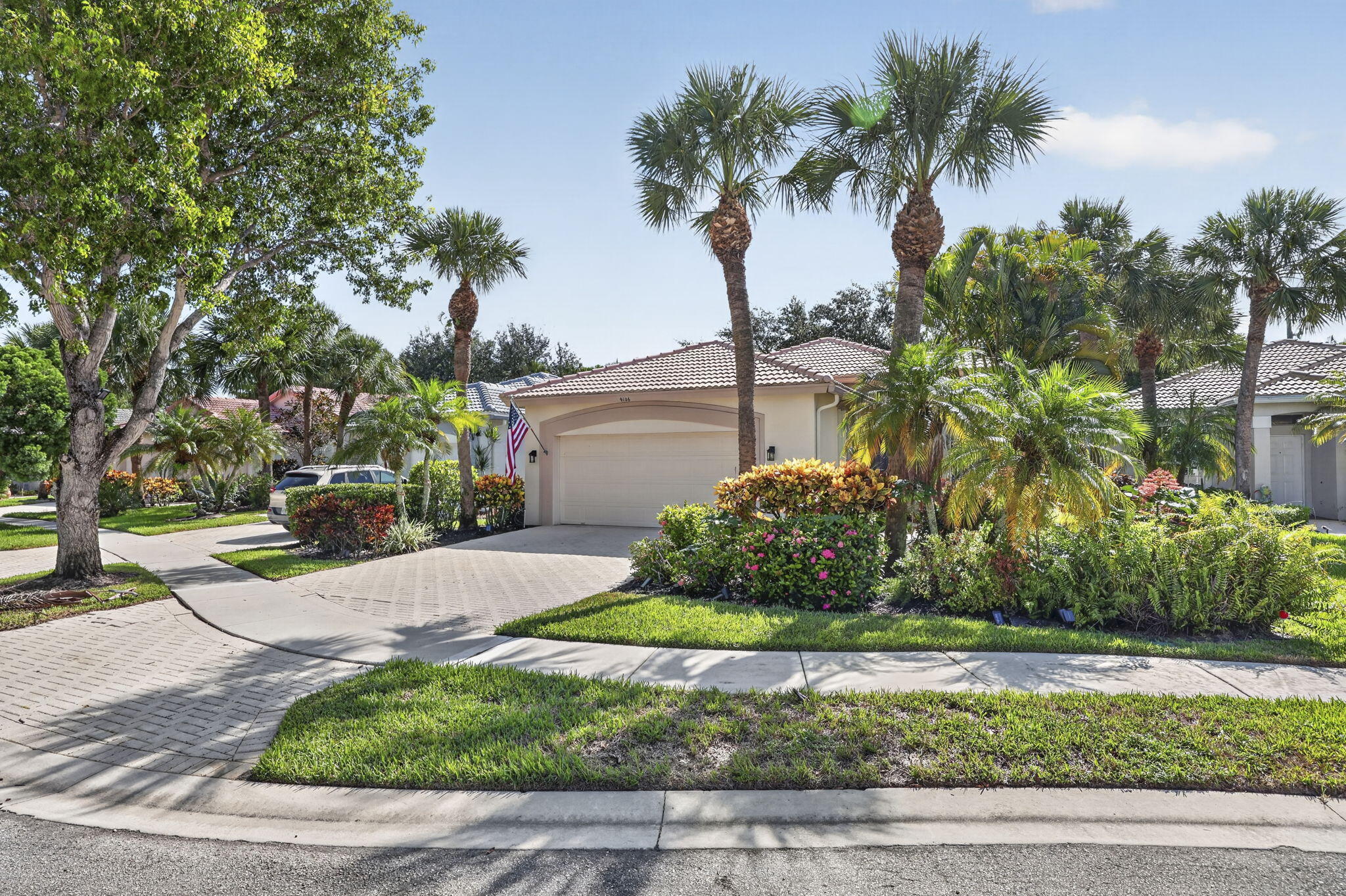 9106 BAY POINT Circle — Photo 2