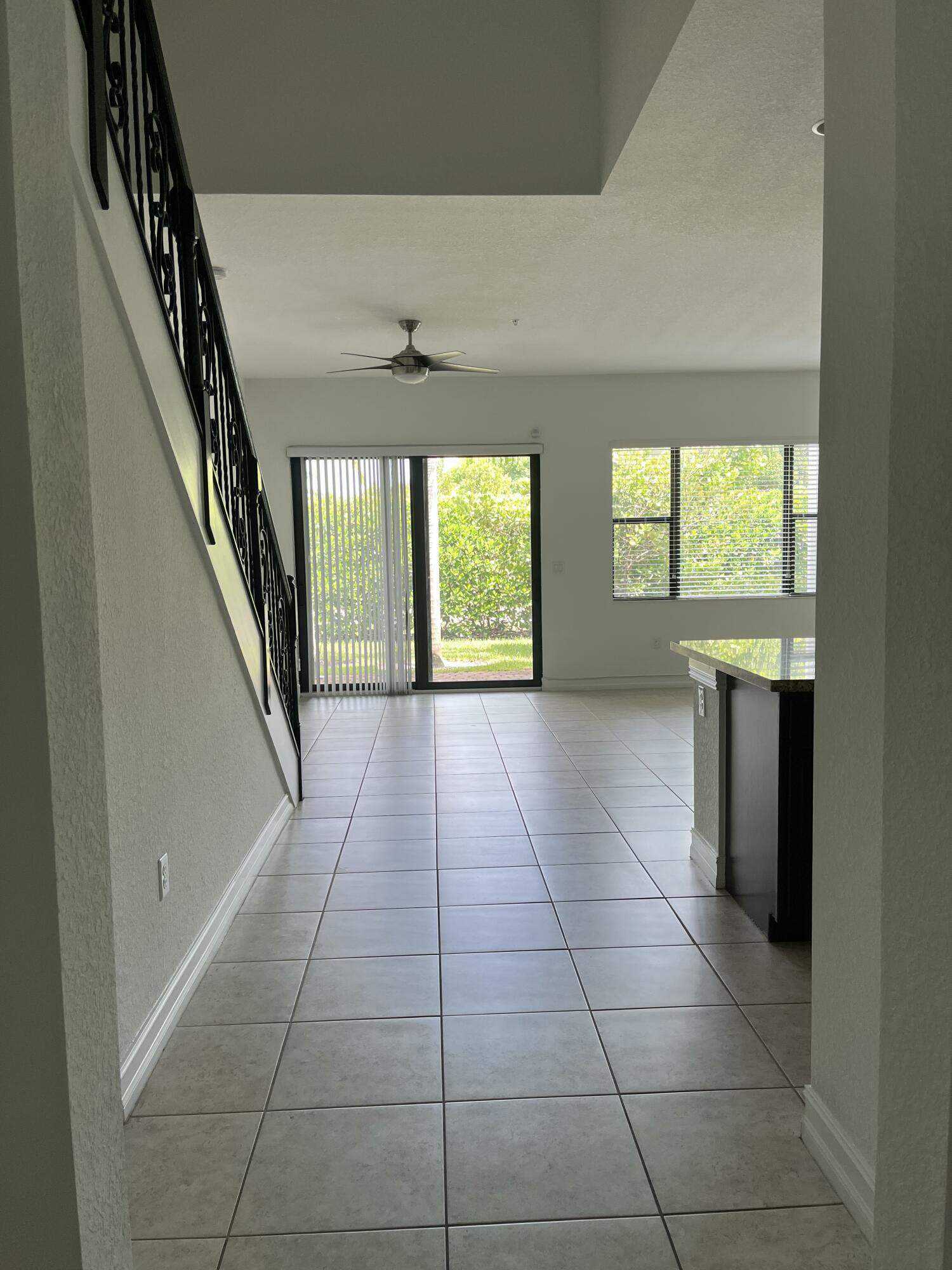 1393 SW 115th Avenue — Photo 3