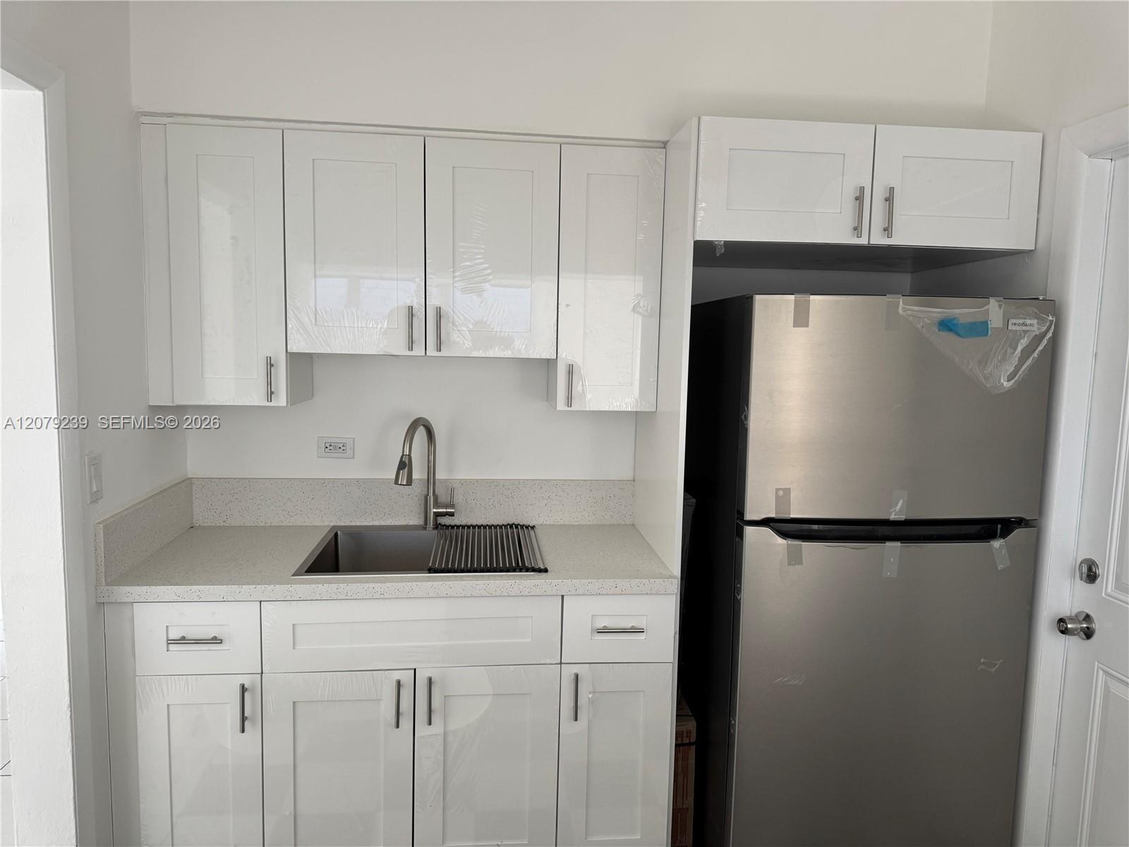 8017 Byron Ave # 6 — Photo 3