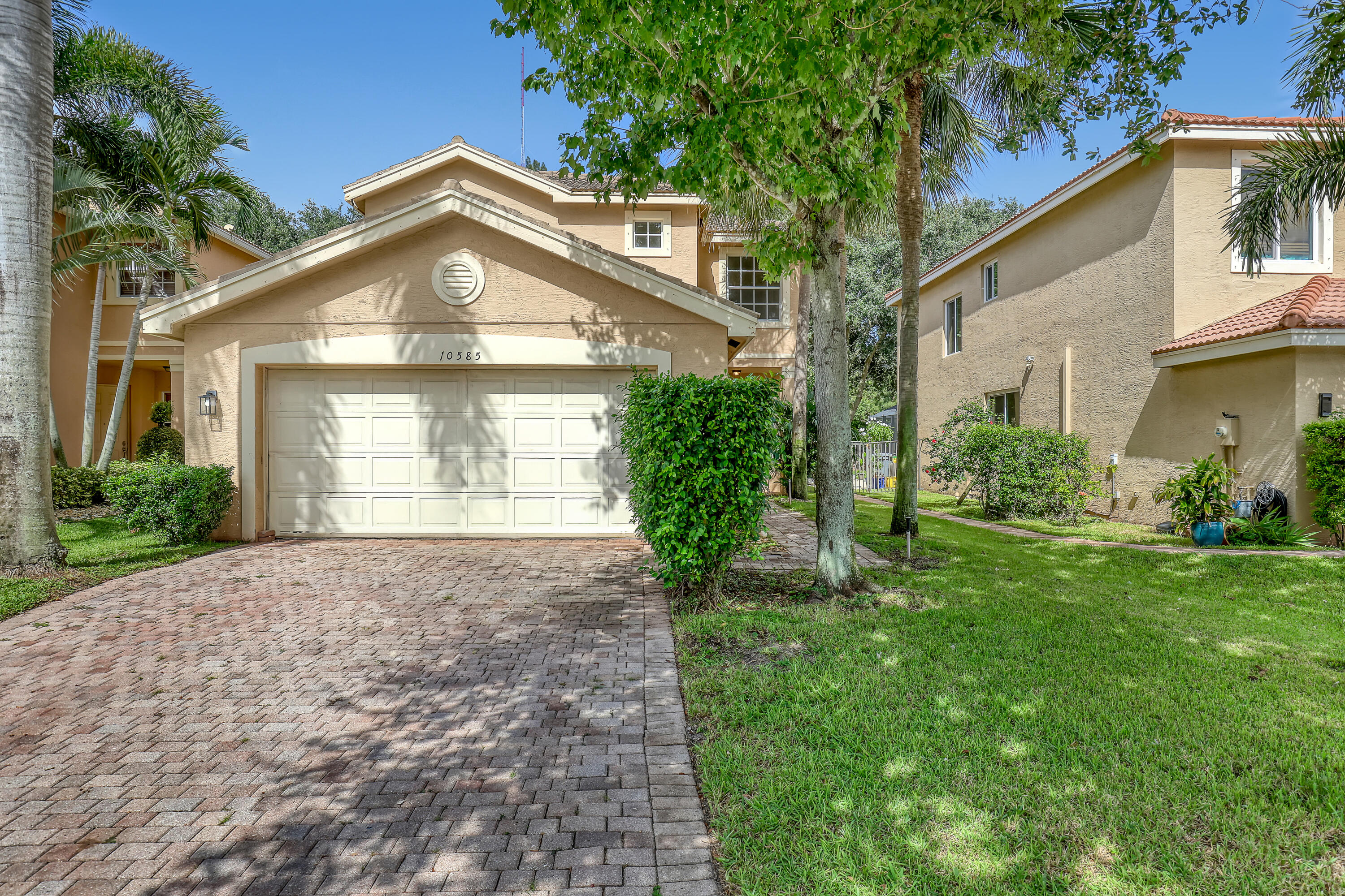 10585 COCOBOLO Way — Photo 2