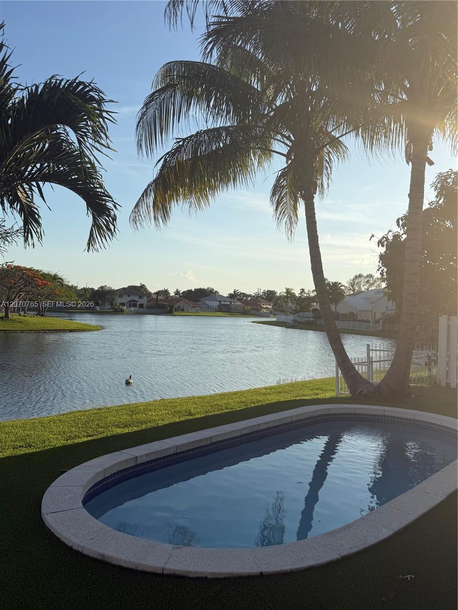 13950 Oak Ridge Dr, Davie FL 33325