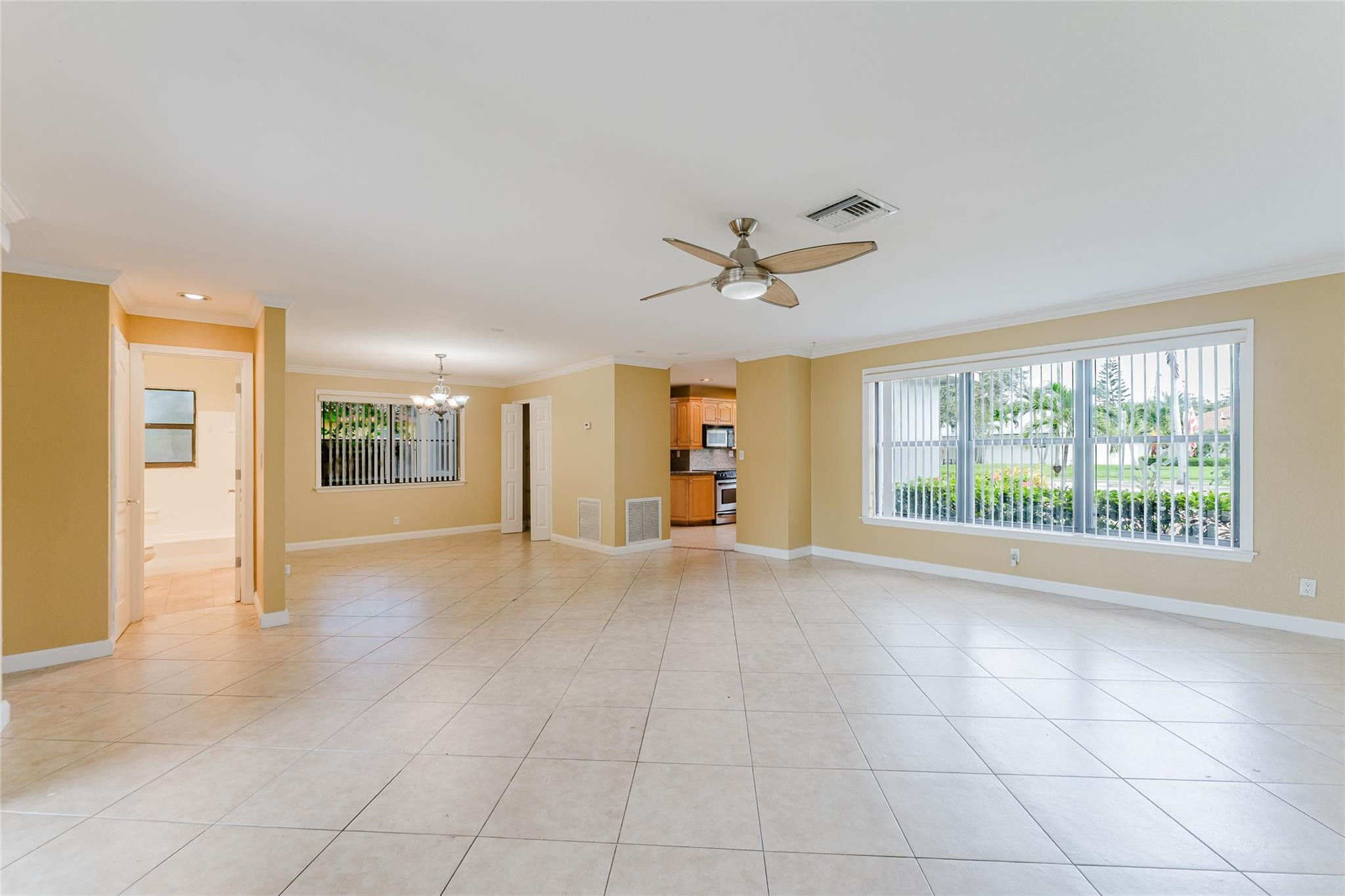816 SE 13TH Court — Photo 5