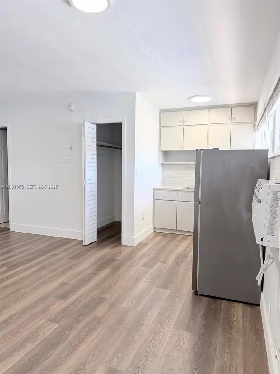 100 Madeira Ave # 7 — Photo 2