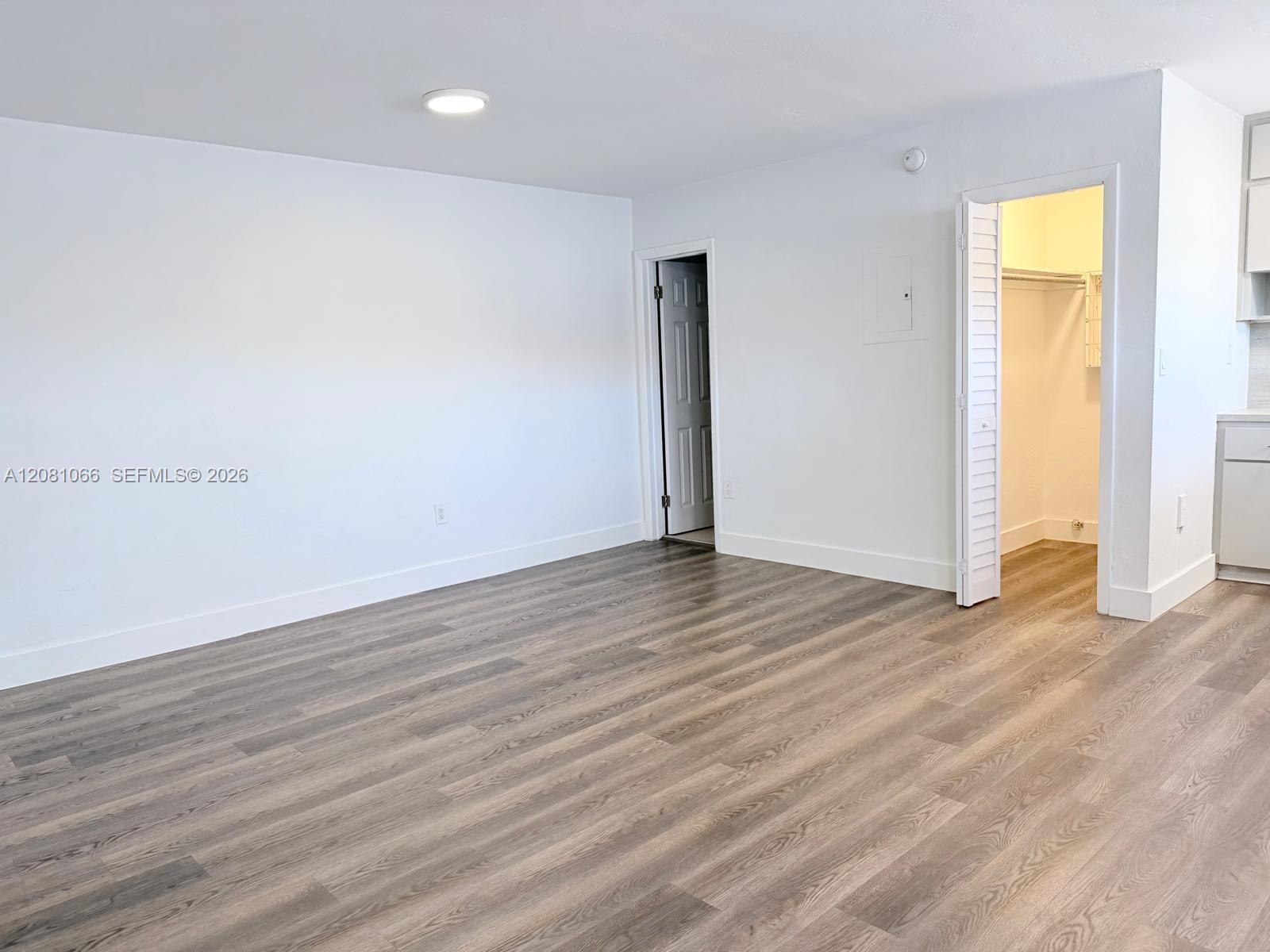 100 Madeira Ave # 7 — Photo 3