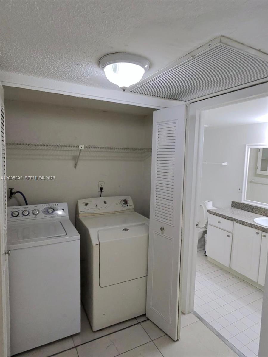 8245 Lake Dr # 404 — Photo 5