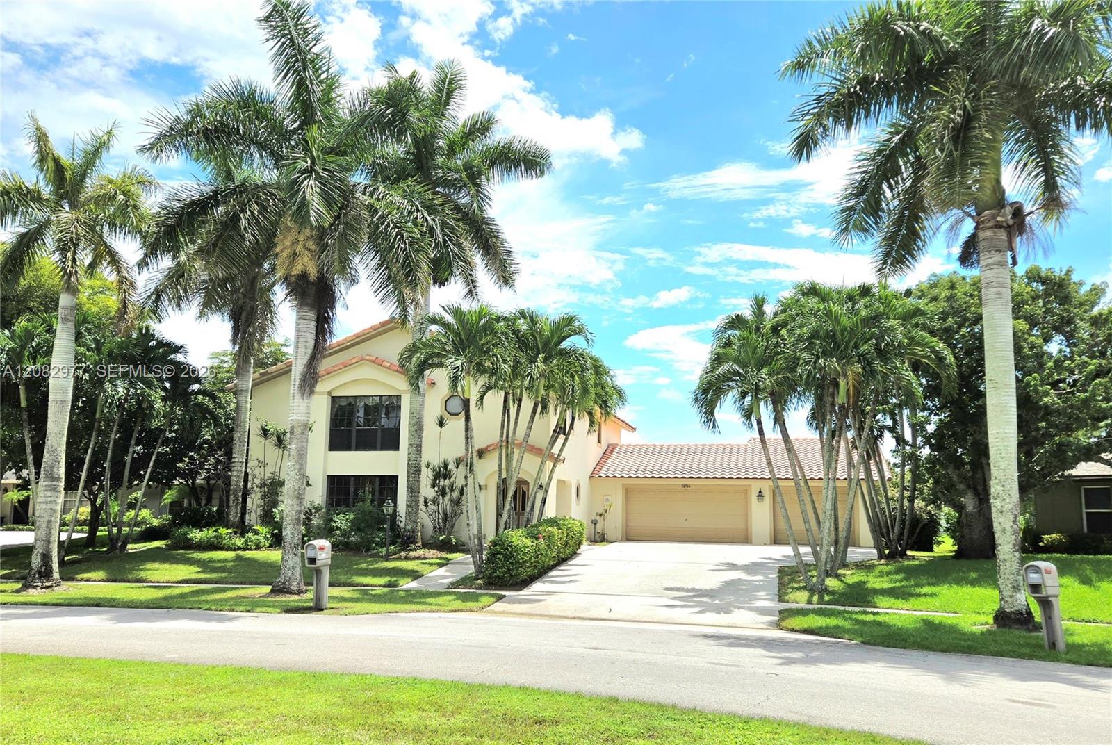 12724 Westport Cir — Photo 3