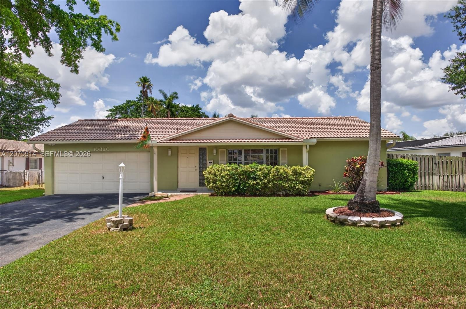 10320 NW 42nd Dr, Coral Springs FL 33065