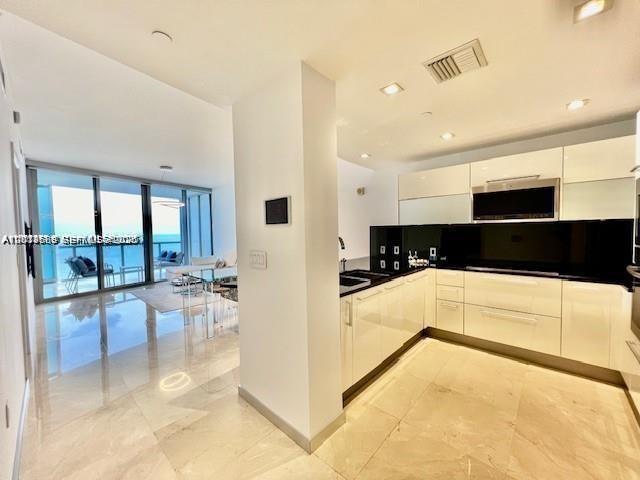 17121 Collins Ave # 1003 — Photo 2