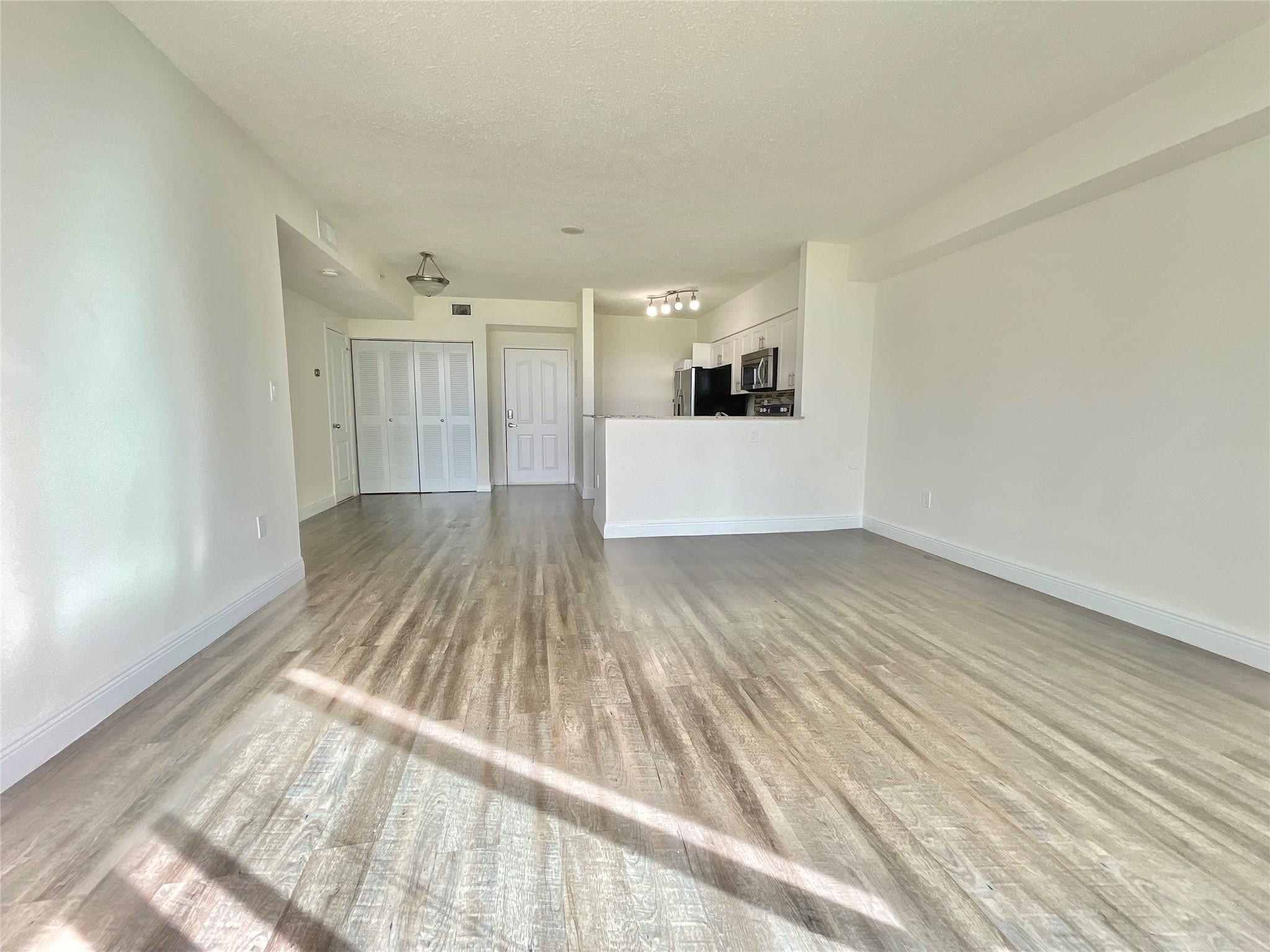 16900 N Bay Road # 507 — Photo 3