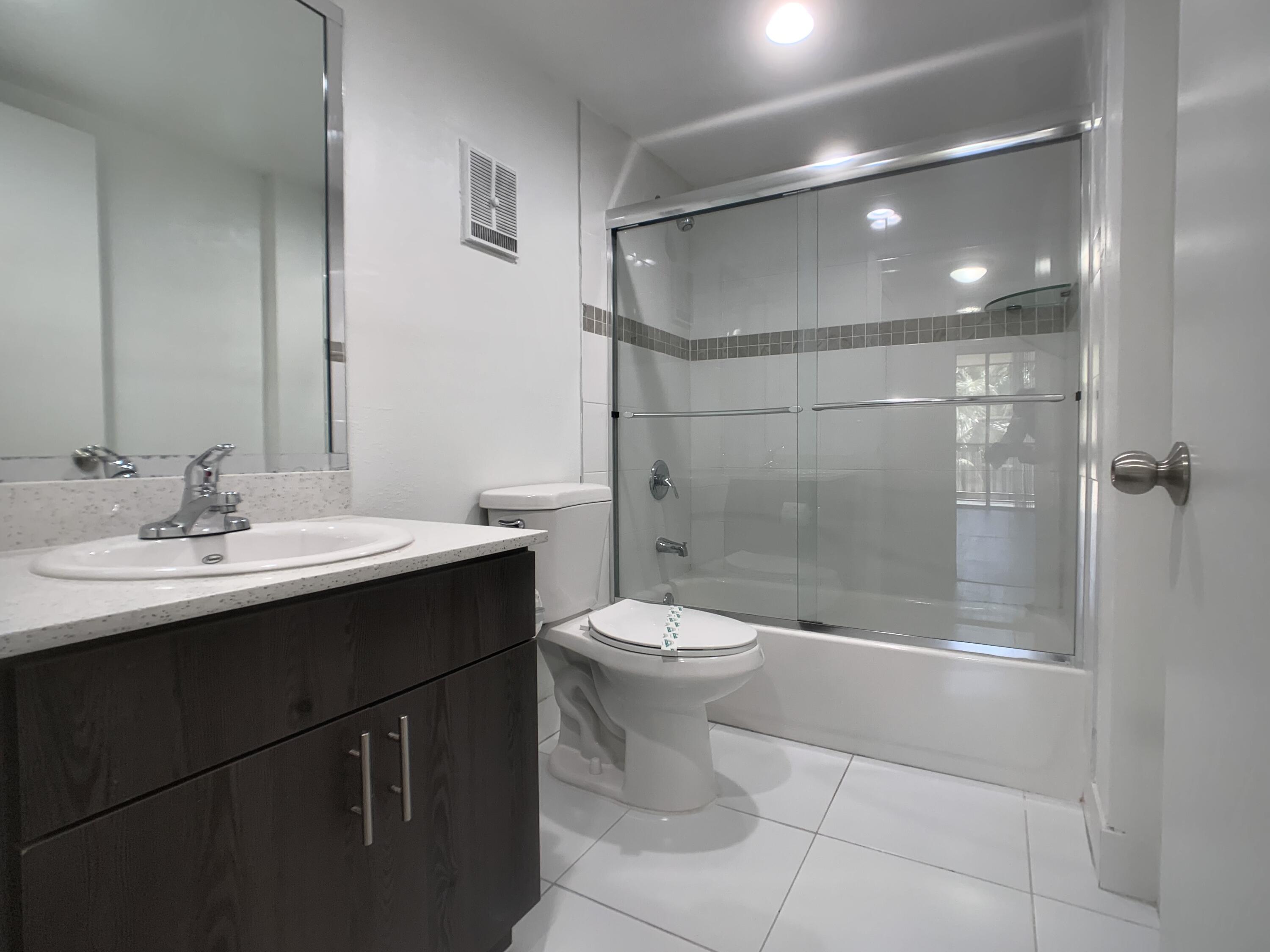 16900 N Bay Road # 507 — Photo 4