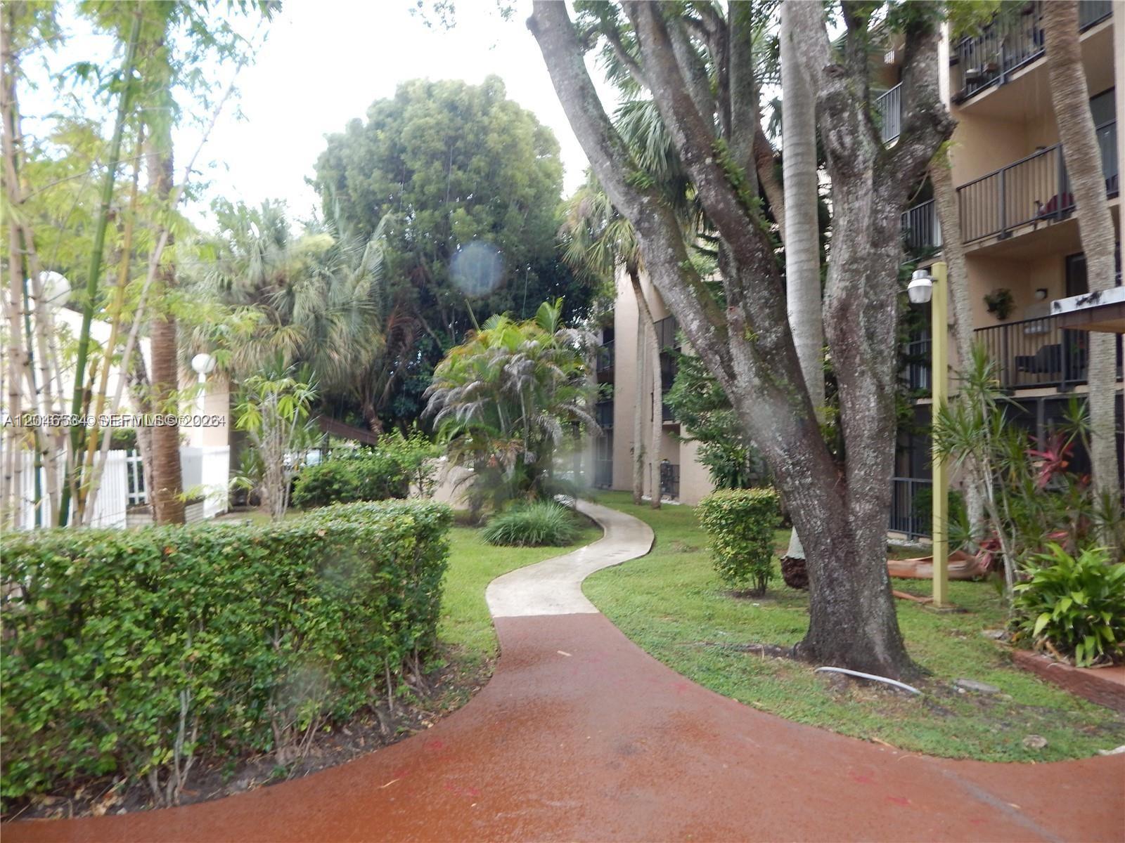 14601 N Kendall Dr # 304K, Miami FL 33186
