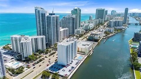 3000 S Ocean Dr # 518 — Photo 2