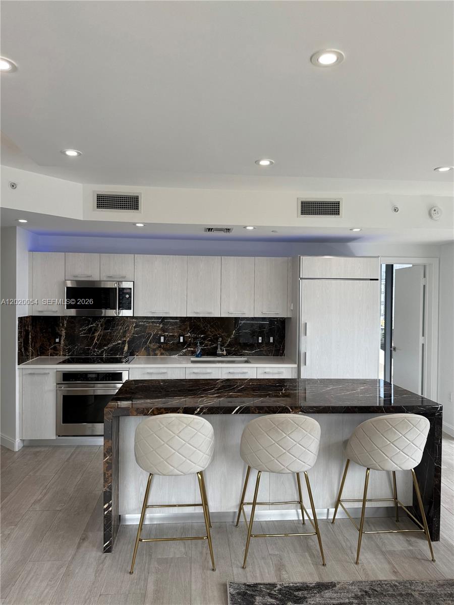 Dine-In Kitchen