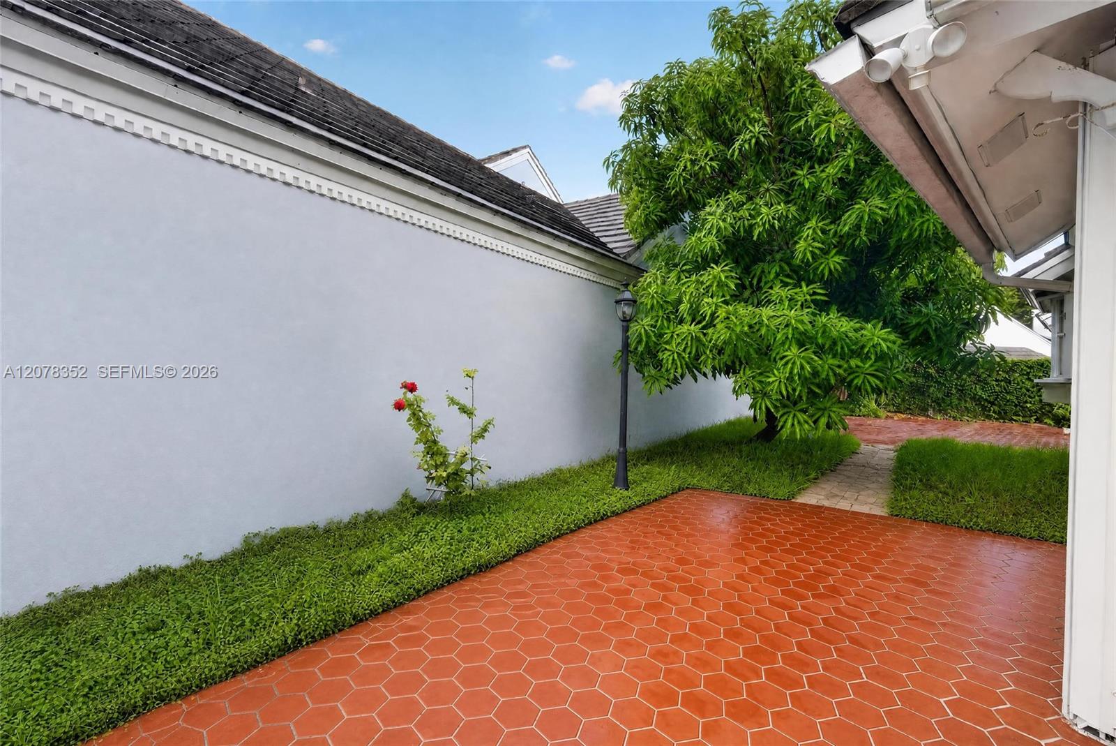 9943 NW 47th Ter — Photo 5