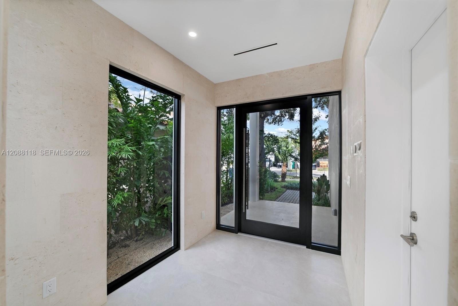 2610 SW 17 St. — Photo 4