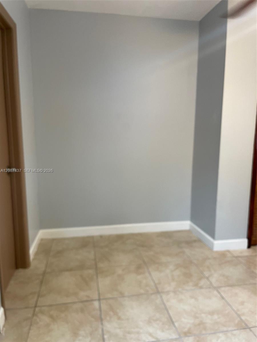 951 SW 9th St # 1 — Photo 5