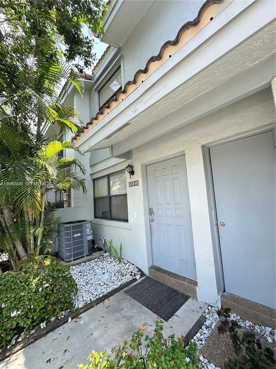 9865 riverside dr # 32 — Photo 2