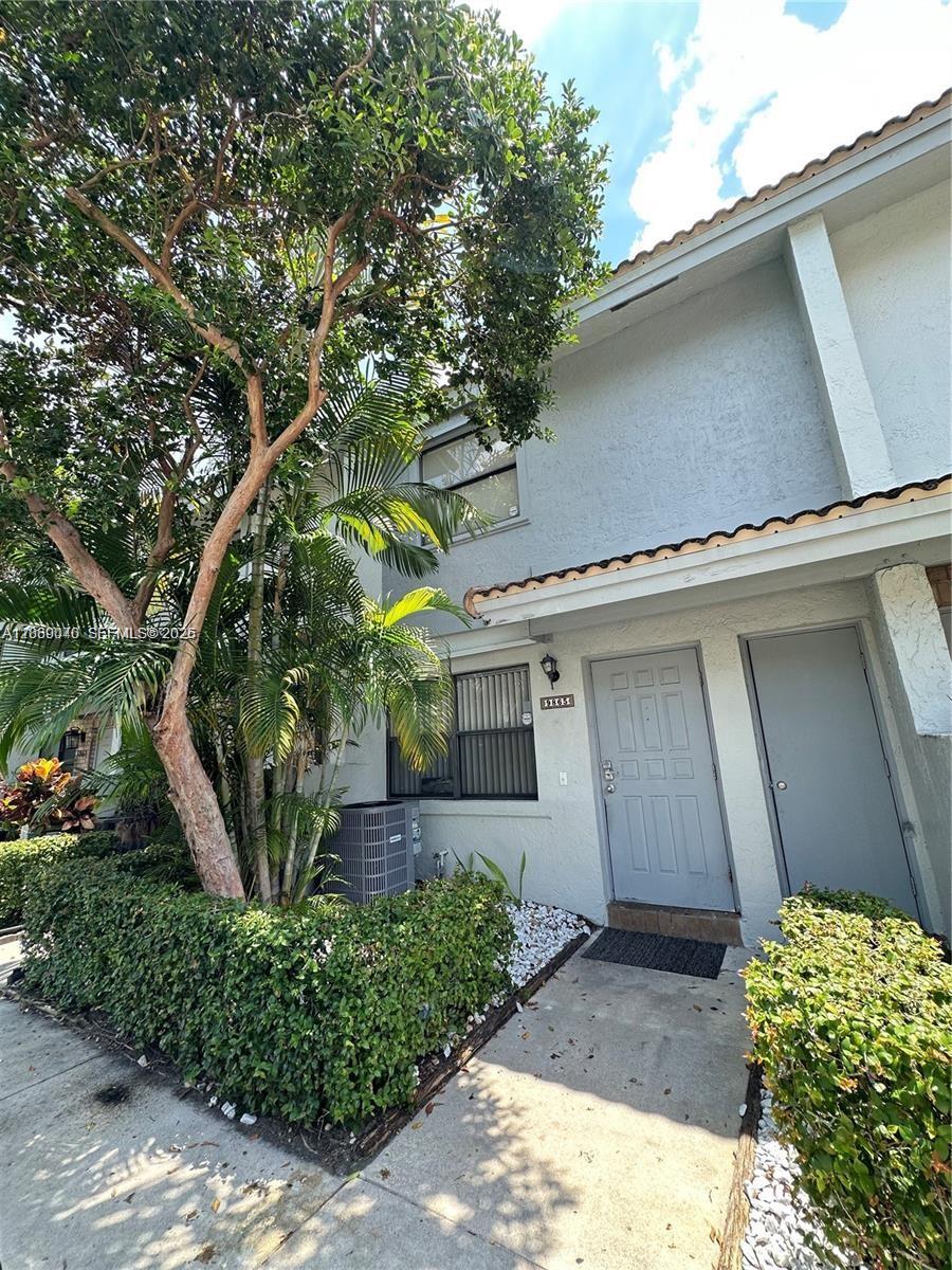 9865 riverside dr # 32 — Photo 3