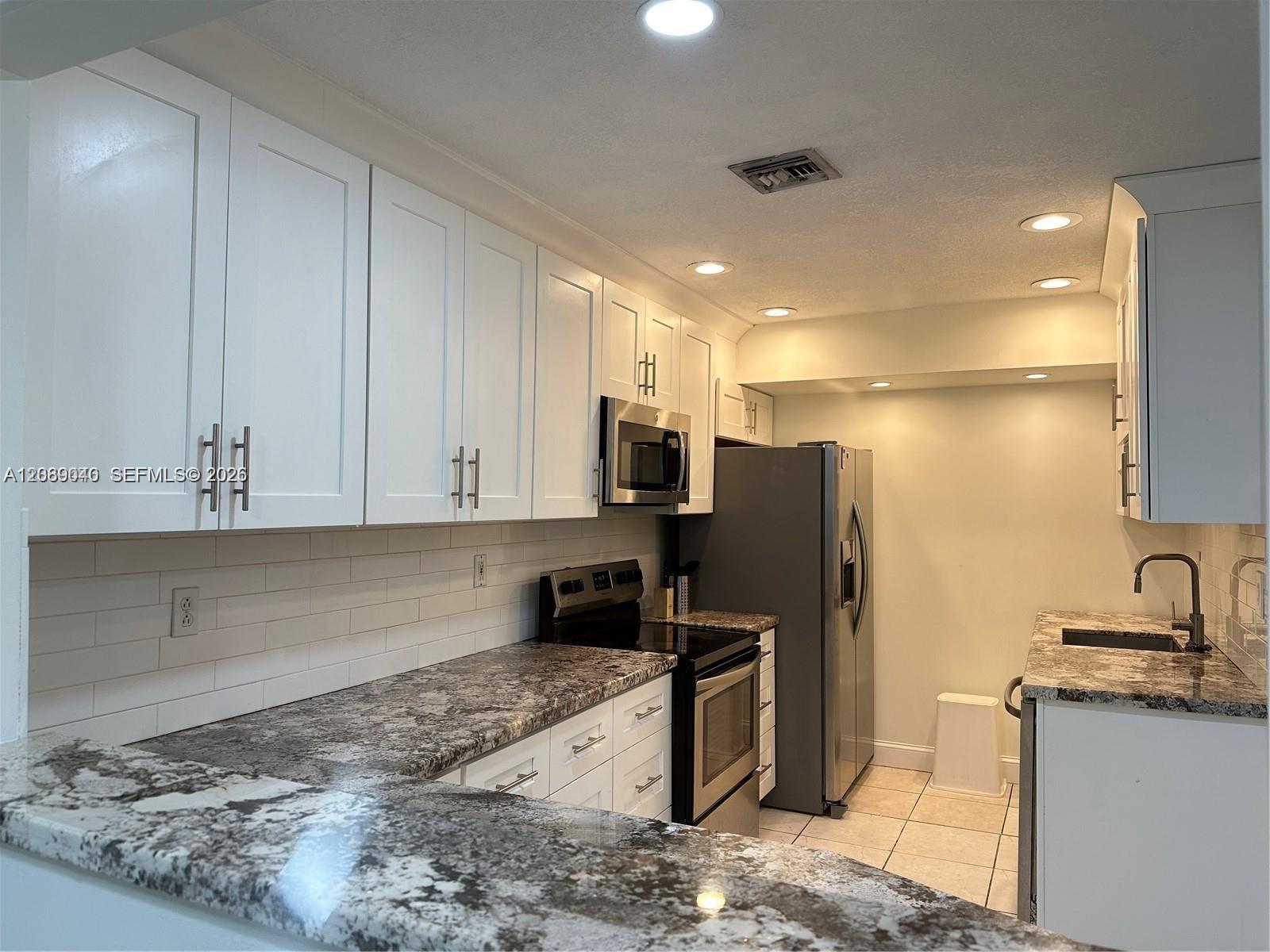 9865 riverside dr # 32 — Photo 5