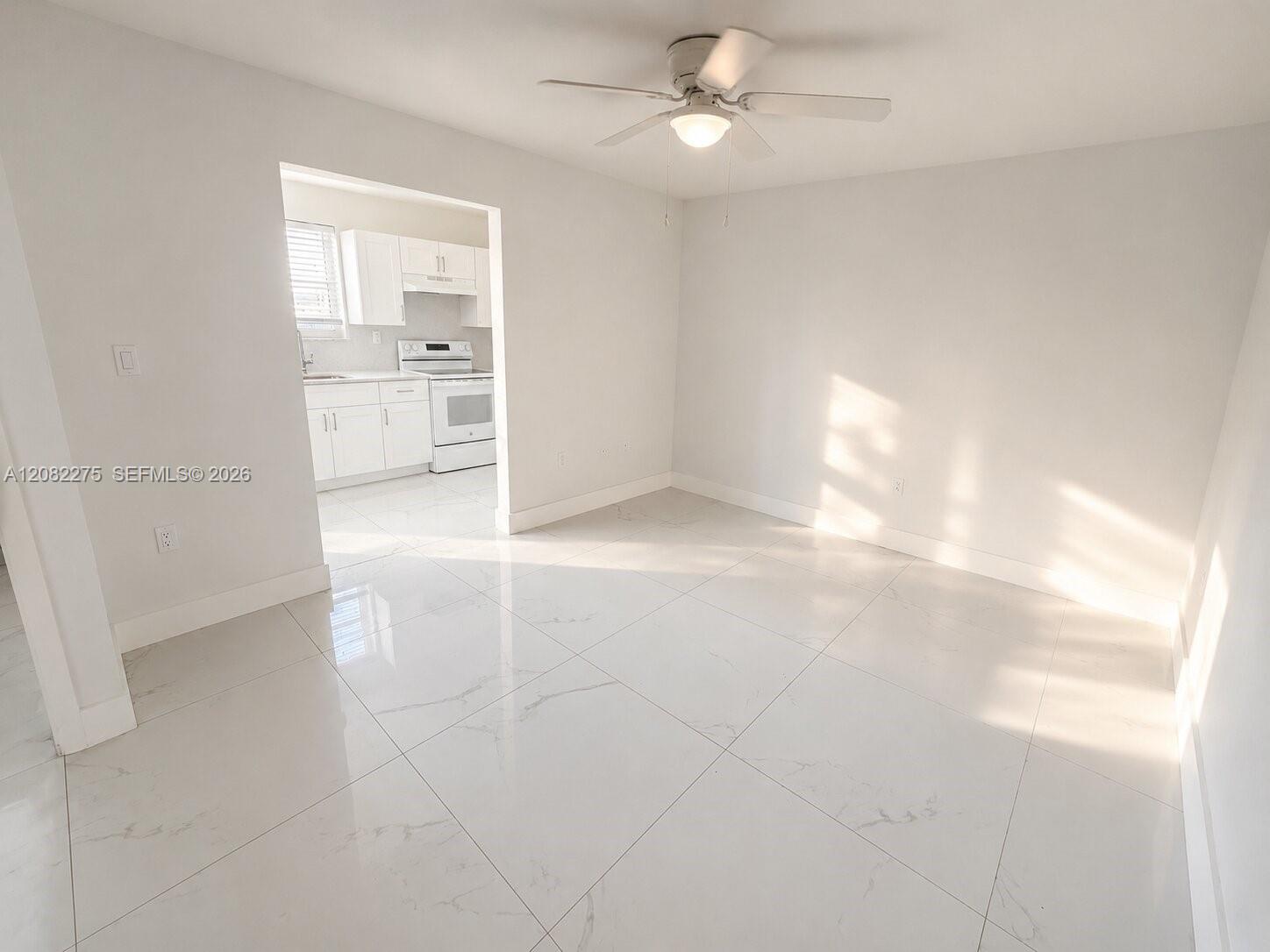 629 SW 10th St # 2 — Photo 4