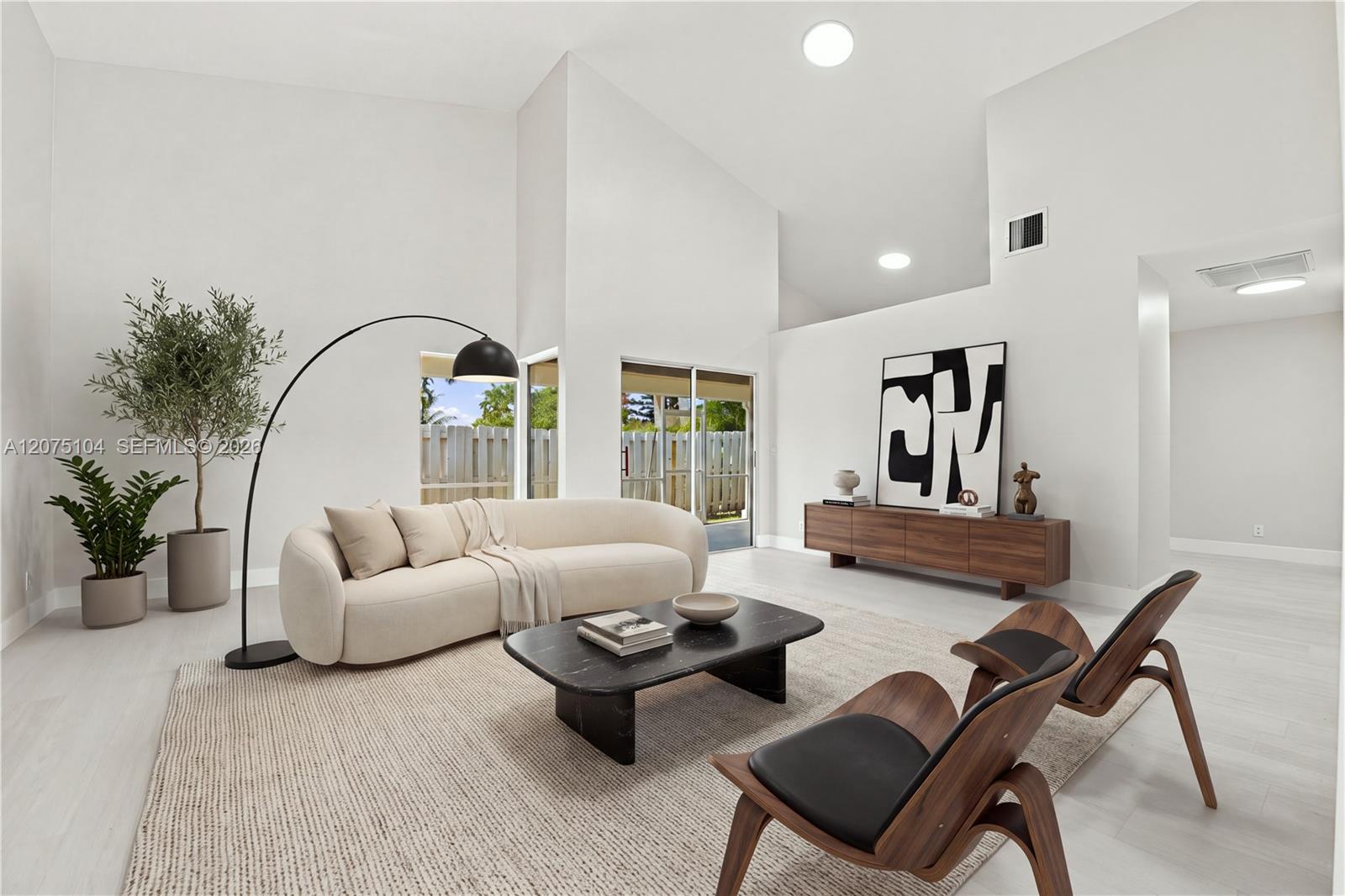 1181 SW 108th Ter — Photo 3