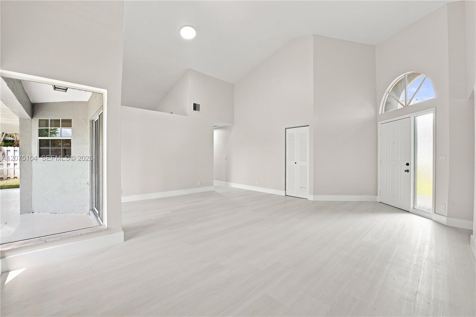 1181 SW 108th Ter — Photo 5