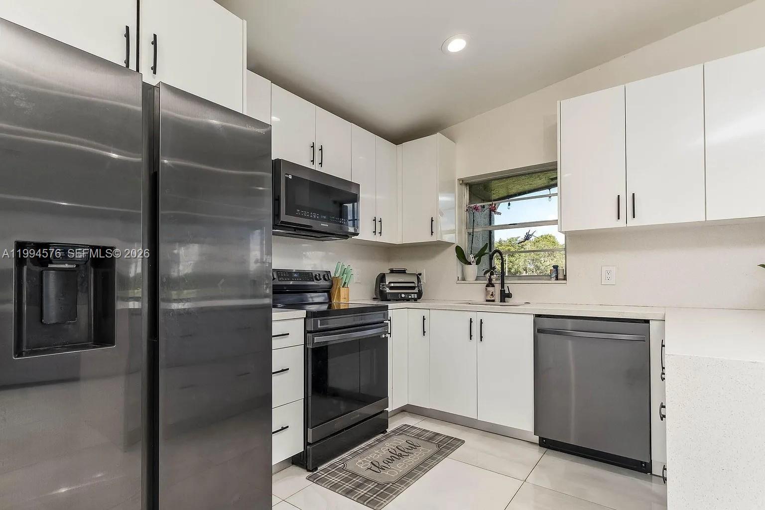 518 Woodgate Cir # E — Photo 5