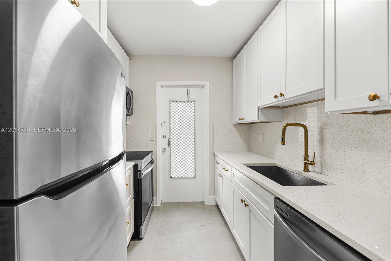 2418 Polk St # 204 — Photo 2