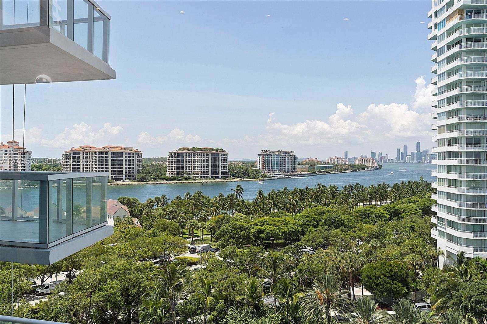 100 S Pointe Dr # 910 View 1