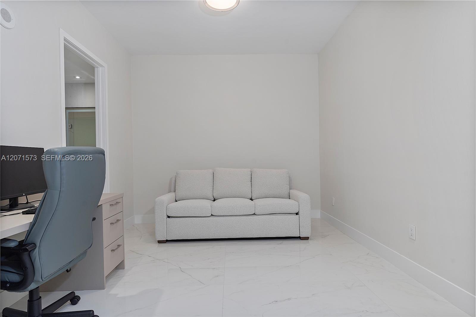 100 S Pointe Dr # 910 View 5