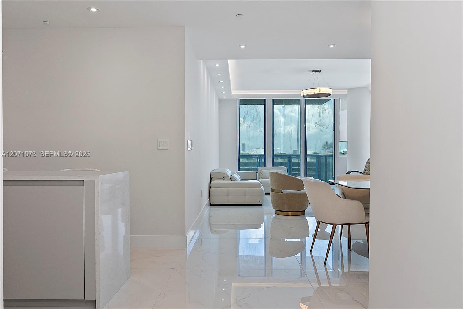 100 S Pointe Dr # 910 View 8