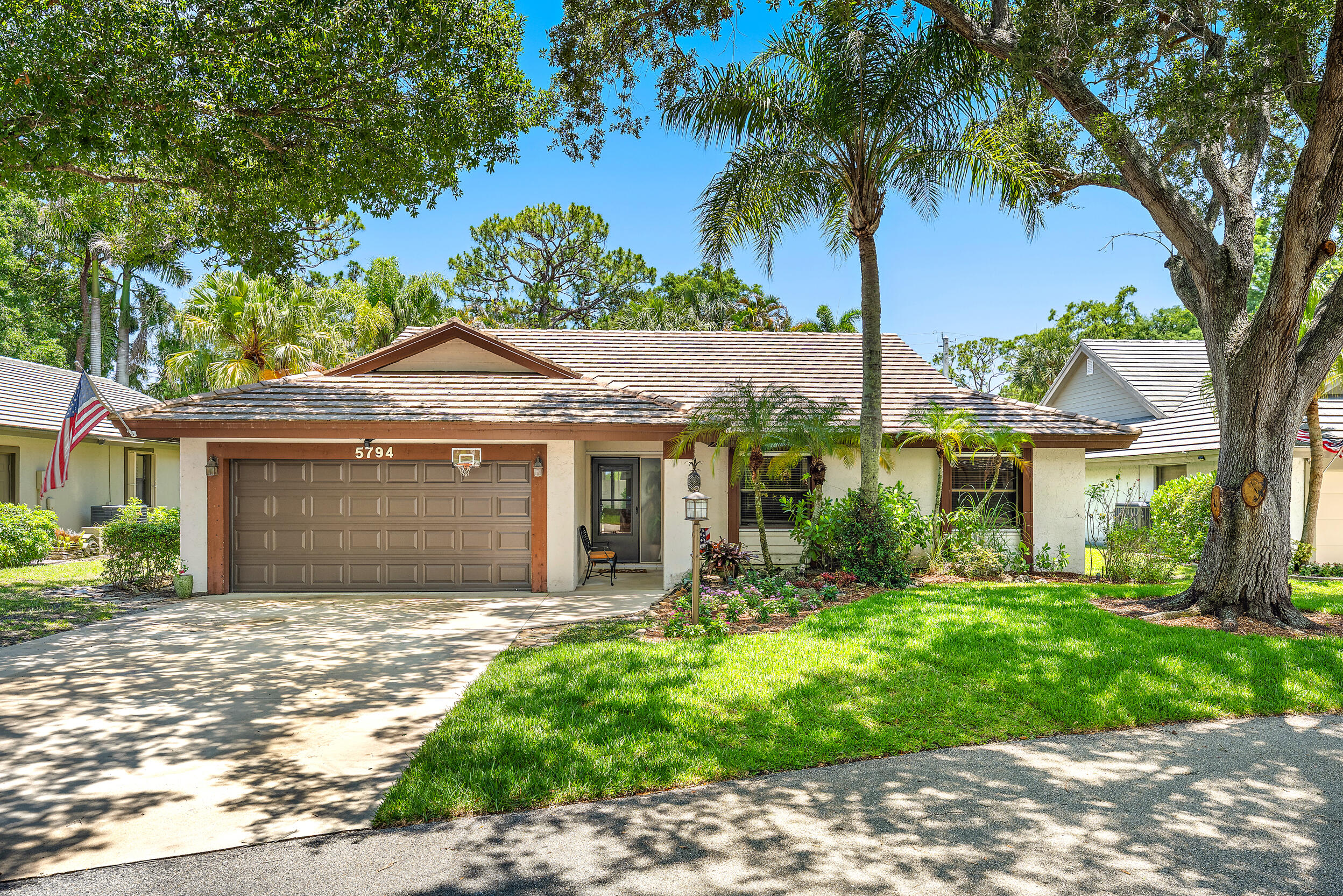 5794 Lonewood Court, Jupiter FL 33458