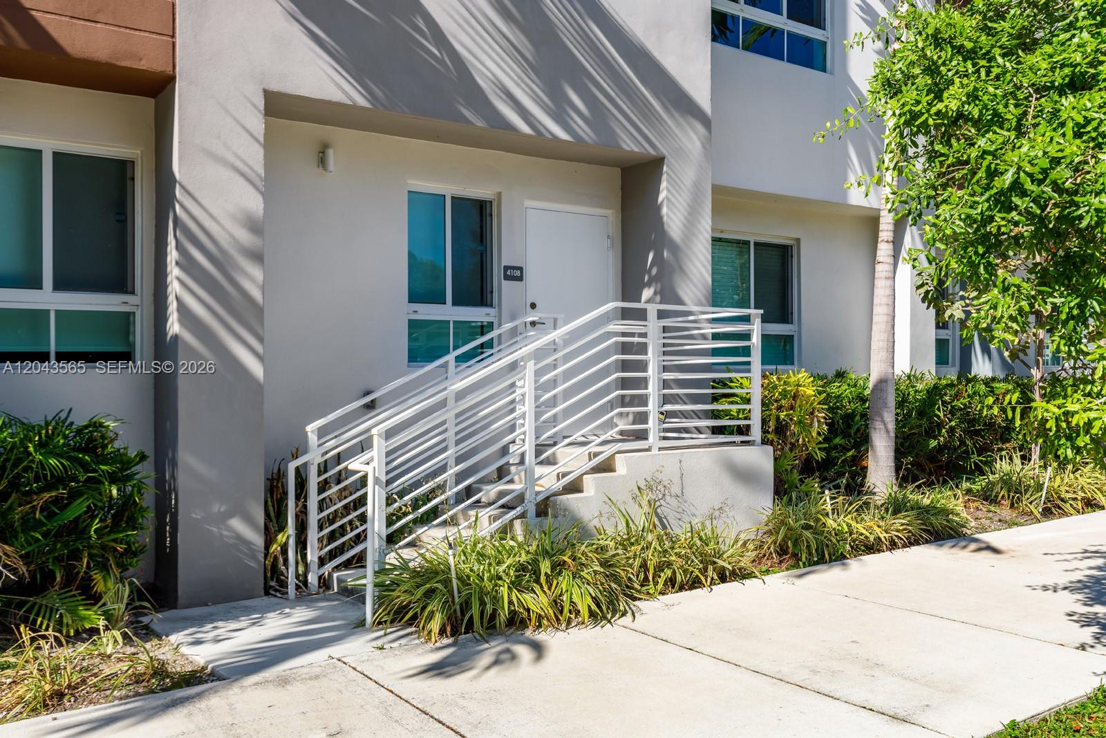 2505 NE 193rd St # 4108, Miami FL 33180