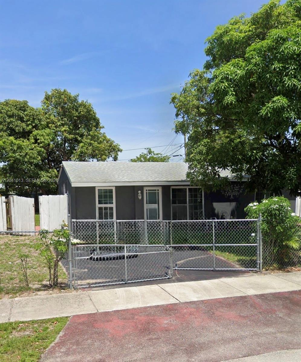 2300 SW 43rd Ave, Fort Lauderdale FL 33317