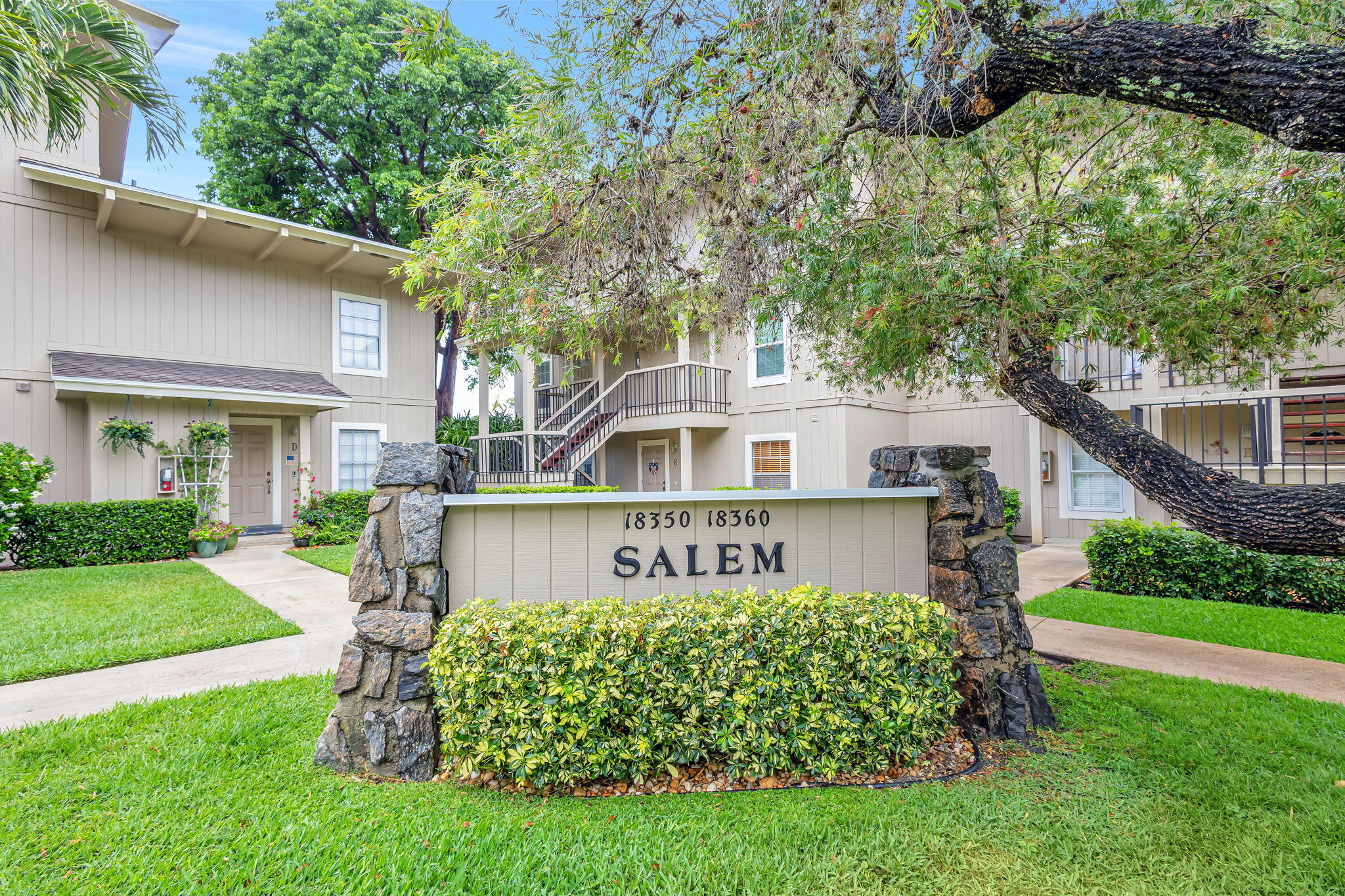 18350 SE WOOD HAVEN Lane # F, Jupiter FL 33469